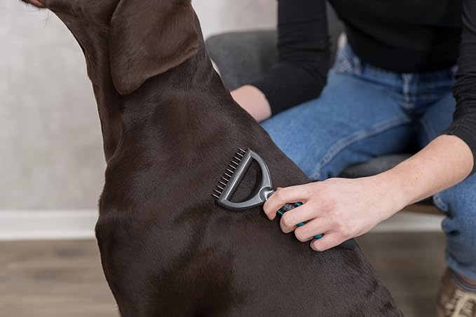 TRIXIE Pet Universal Grooming Rake for Cats and Dogs, Detangle and Thin, 2.5" x 7" (6x18cm)