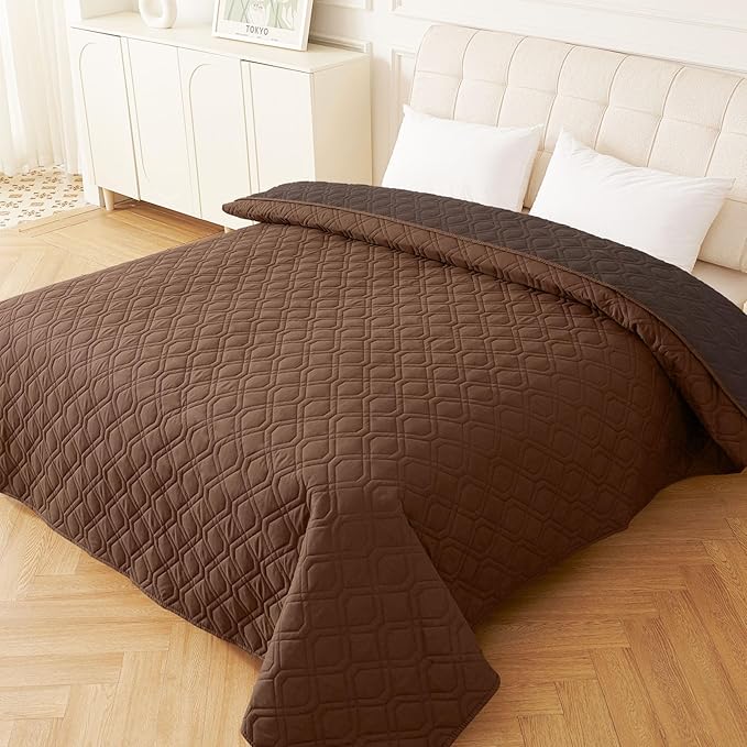hyha Waterproof Dog Bed Blanket, Soft Dog Bed Cover Pet Blankets, Washable Couch Sofa Cover for Dogs, Reversible Pet Sofa Covers for Furniture (52x82 Inch, Chocolate/Brown)