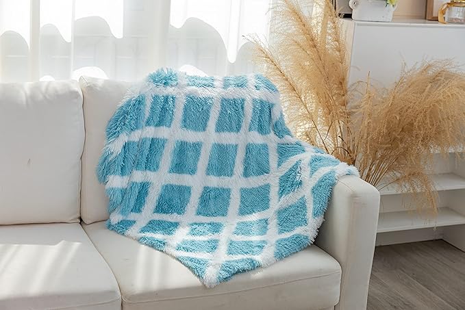 PJYuCien Fluffy Fleece Calming Pet Throw Blanket, Super Soft and Warm for Indoor Cats and Dogs, Small 16 * 24", Machine Washable, Blue Diamond Pattern, White Puppy Blanket