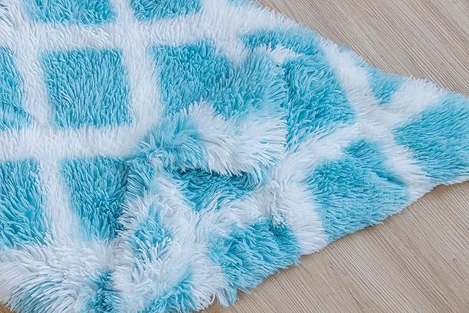 PJYuCien Fluffy Fleece Calming Pet Throw Blanket, Super Soft and Warm for Indoor Cats and Dogs, Small 16 * 24", Machine Washable, Blue Diamond Pattern, White Puppy Blanket