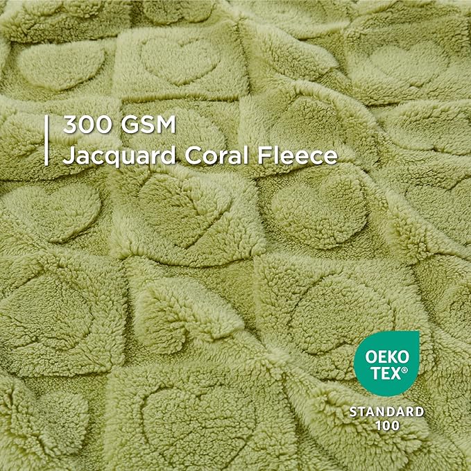 Bedsure Dog Blanket for Medium Dogs Washable - Soft Fluffy Puppy Blanket with Premium 300GSM Coral Fleece, Cozy Calming Cat Blankets for Indoor Cats, Fuzzy Pet Blanket for Kitten Doggy, Green