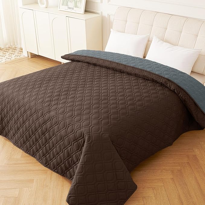 hyha Waterproof Dog Bed Blanket, Soft Dog Bed Cover Pet Blankets, Washable Couch Sofa Cover for Dogs, Reversible Pet Sofa Covers for Furniture (82x82 Inch, Chocolate/Dark Grey)