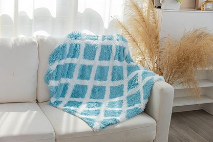 PJYuCien Fluffy Fleece Calming Pet Throw Blanket, Super Soft and Warm for Indoor Cats and Dogs, Small 16 * 24", Machine Washable, Blue Diamond Pattern, White Puppy Blanket