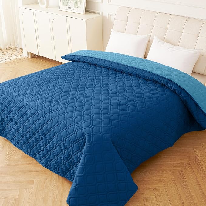 hyha Waterproof Dog Bed Blanket, Soft Dog Bed Cover Pet Blankets, Washable Couch Sofa Cover for Dogs, Reversible Pet Sofa Covers for Furniture (52x82 Inch, Navy Blue/Blue)