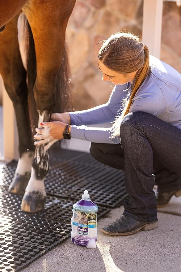 Farnam Vetrolin Wonder Blue Gentle Moisturizing Shampoo for Horses, Livestock and Dogs Blue 32